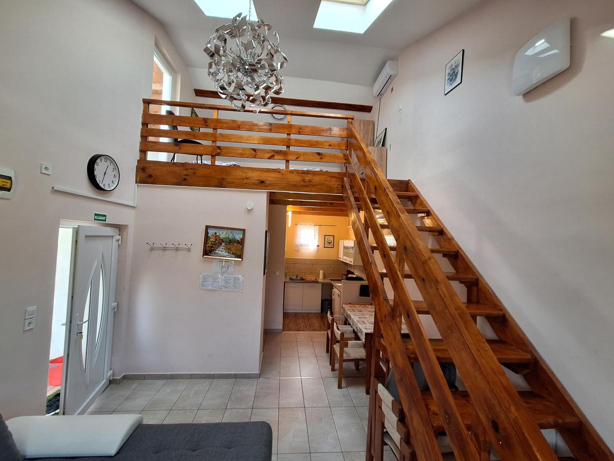 Cserke Holdfeny Apartman แชร์เคสเซอเลอ ภายนอก รูปภาพ